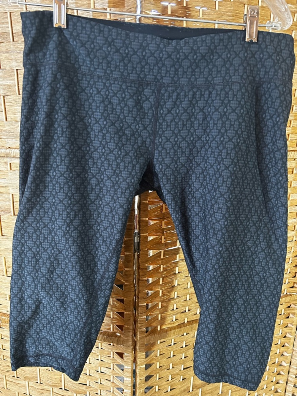 prAna Roxanne Geometric Capri Leggings XL Gray Black Yoga Hiking Activewear